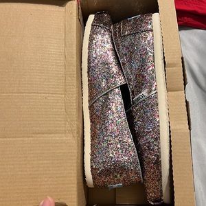 Brand New Toms!
